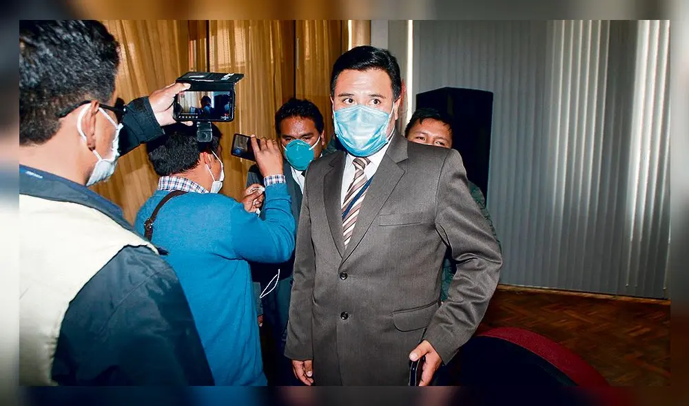 le bajan el dedo. Montesinos fue censurado por consejo.