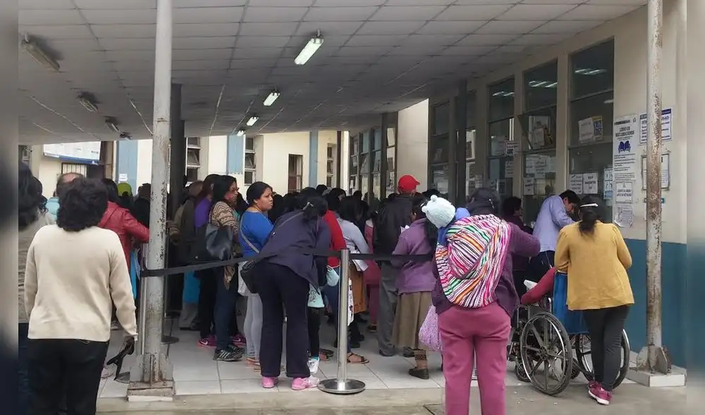 Minsa quiere que farmacias asuman las tareas del Estado