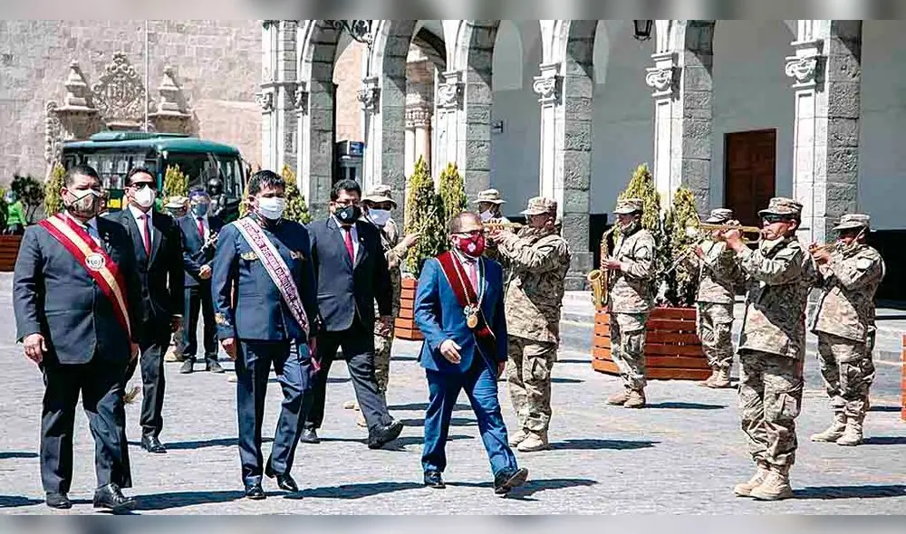 sin festejos. Autoridades de Arequipa participaron en una sobria ceremonia. por conmemorase el anivesario de la ciudad. sin festejos. Autoridades de Arequipa participaron en una sobria ceremonia. por conmemorase el anivesario de la ciudad.
