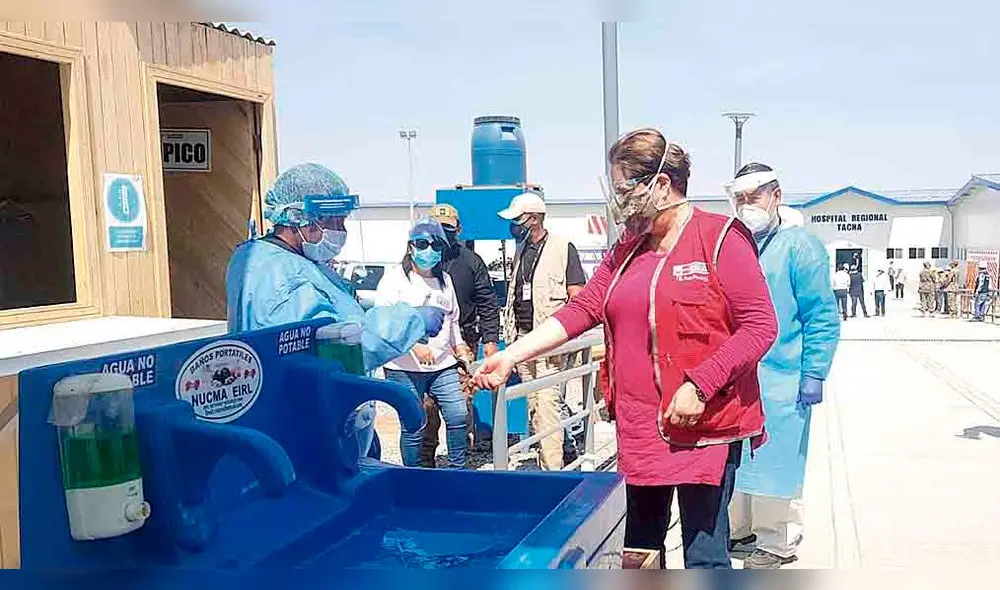visita. Ministra de la Mujer, Rosario Sasieta Morales, ingresó al hospital que construye la Región.