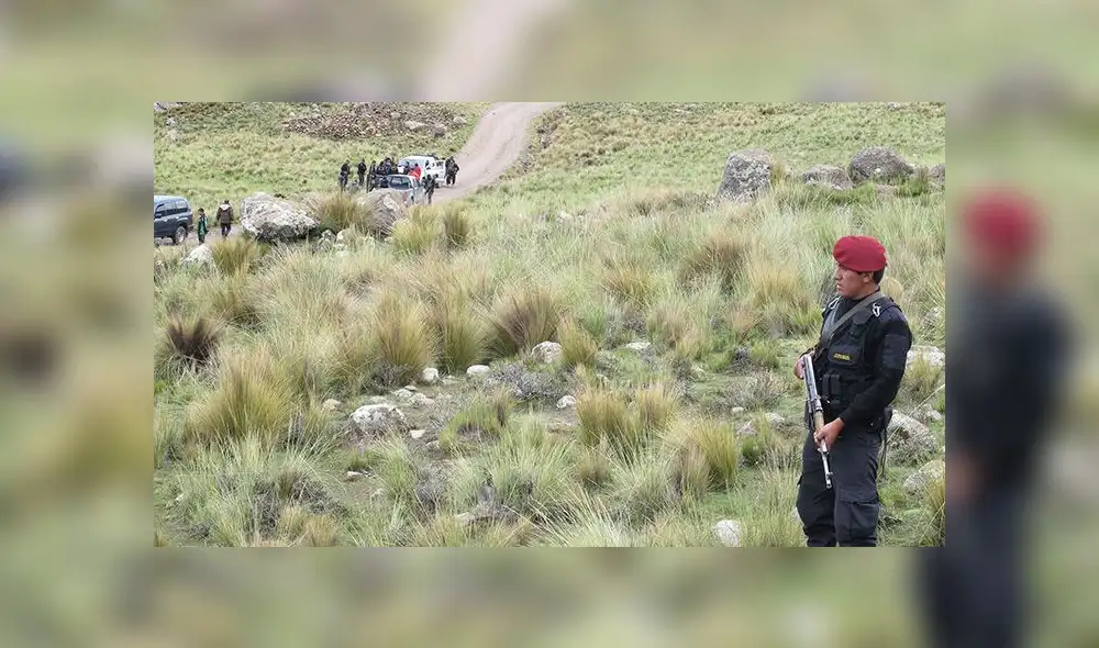 Puno: Delincuentes matan a balazos a chofer para robarle camioneta Puno: Delincuentes matan a balazos a chofer para robarle camioneta