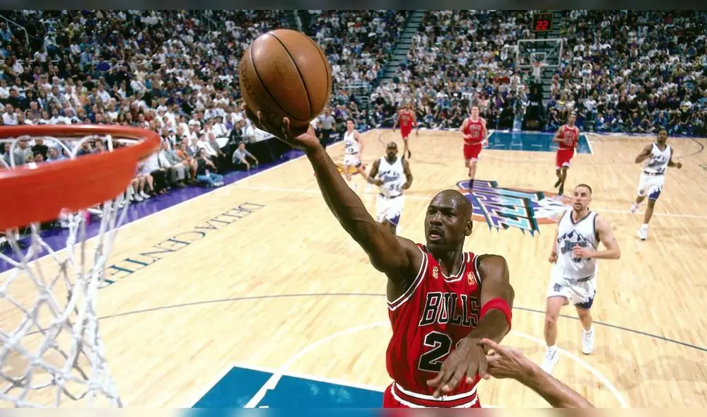 Michael Jordan lo ganó todo con la camiseta de los Chicago Bulls entre anillos de la NBA, 5 MVP's regulares y 6 MVP's en finales. (Foto: Getty Images) Michael Jordan lo ganó todo con la camiseta de los Chicago Bulls entre anillos de la NBA, 5 MVP's regulares y 6 MVP's en finales. (Foto: Getty Images)