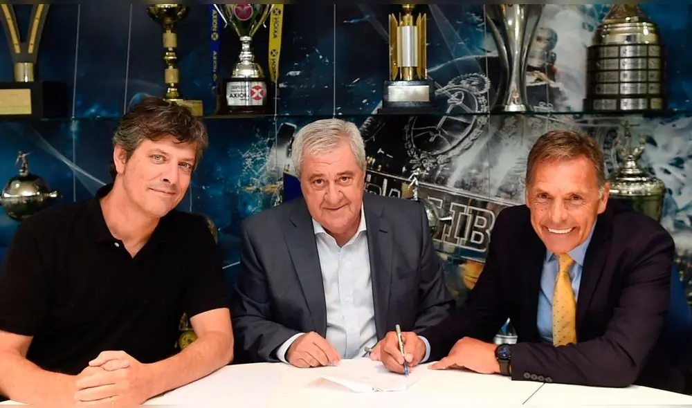 Miguel Ángel Russo firmó contrato con el Xeneize un 30 de diciembre de 2019. Foto: prensa Boca Juniors Miguel Ángel Russo firmó contrato con el Xeneize un 30 de diciembre de 2019. Foto: prensa Boca Juniors