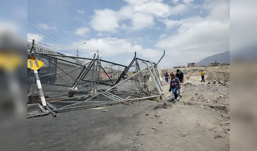 problema. Puente Añashuayco es interrumpido por una reja. Esta fue colocada por un grupo de manifestantes. problema. Puente Añashuayco es interrumpido por una reja. Esta fue colocada por un grupo de manifestantes.