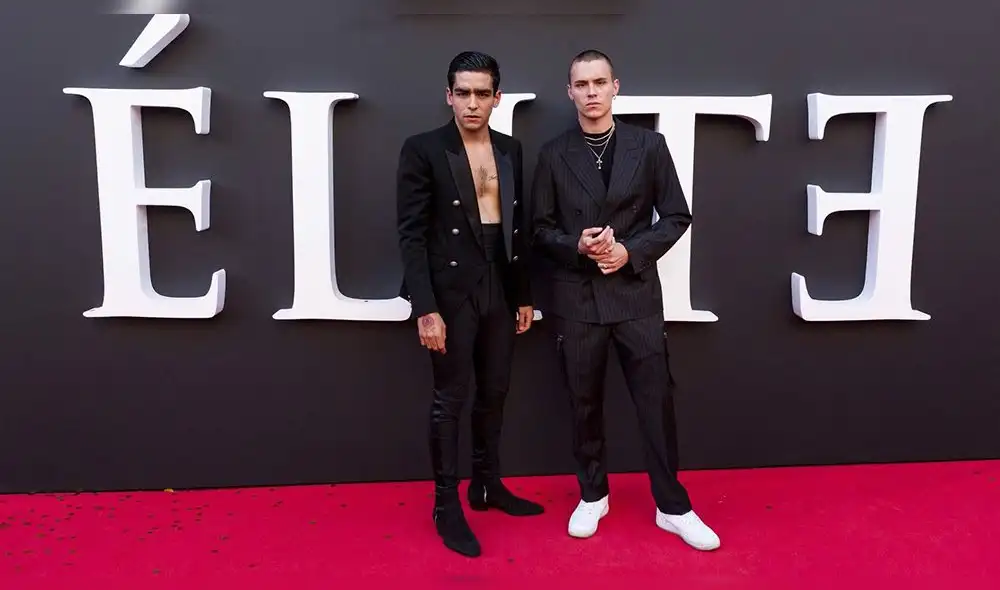 Actores de “Élite” y sus osados outfits en alfombra roja de Netflix Actores de “Élite” y sus osados outfits en alfombra roja de Netflix