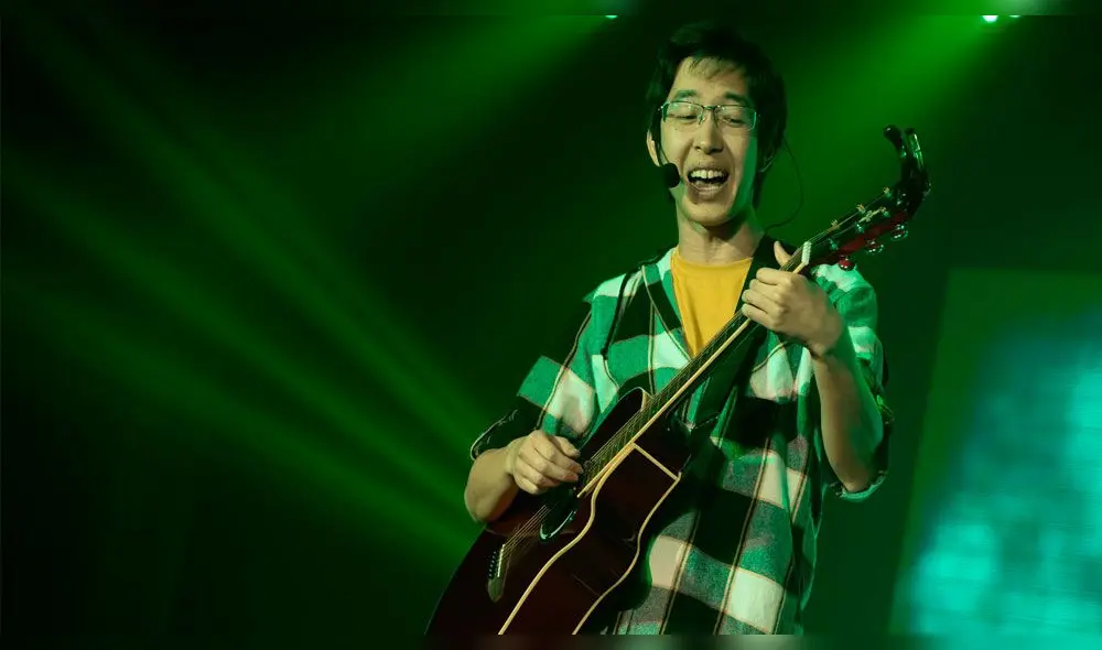 Kenneth, cantante peruano