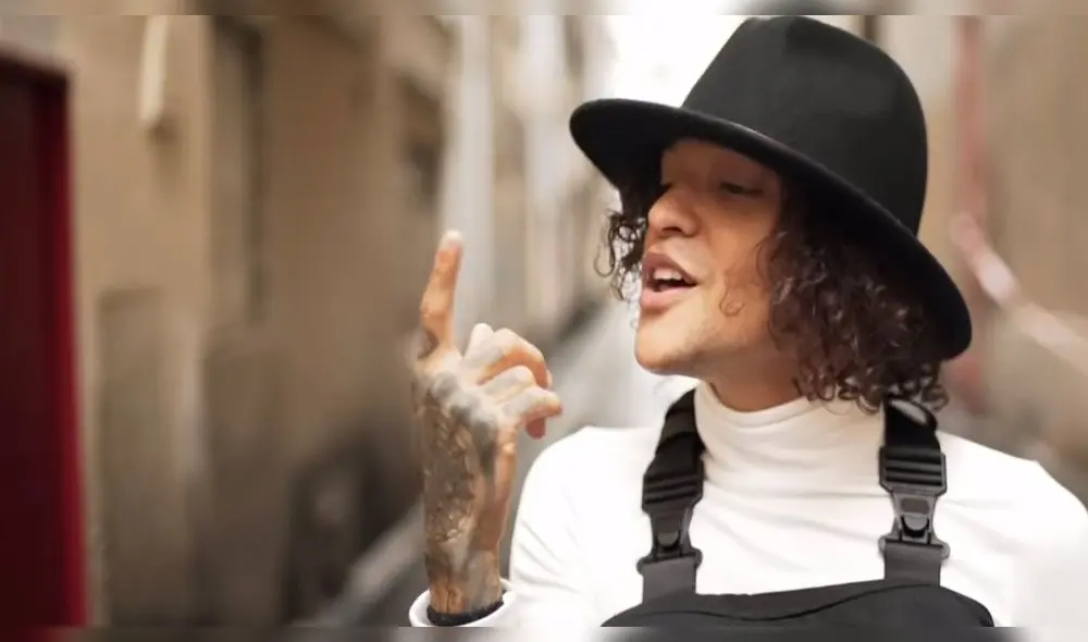 Jerry Di saca cara por la música urbana.