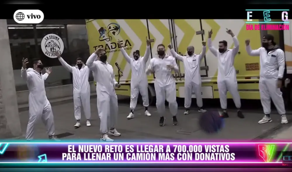 Esto es guerra dona camión lleno de alimentos para cocina del pueblo de Aldo Miyashiro en AAHH de San Juan de Miraflores Esto es guerra dona camión lleno de alimentos para cocina del pueblo de Aldo Miyashiro en AAHH de San Juan de Miraflores
