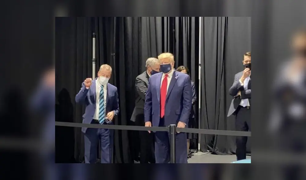 Trump por primera vez usando mascarilla desde que la pandemia inicio. Foto: NBC Trump por primera vez usando mascarilla desde que la pandemia inicio. Foto: NBC