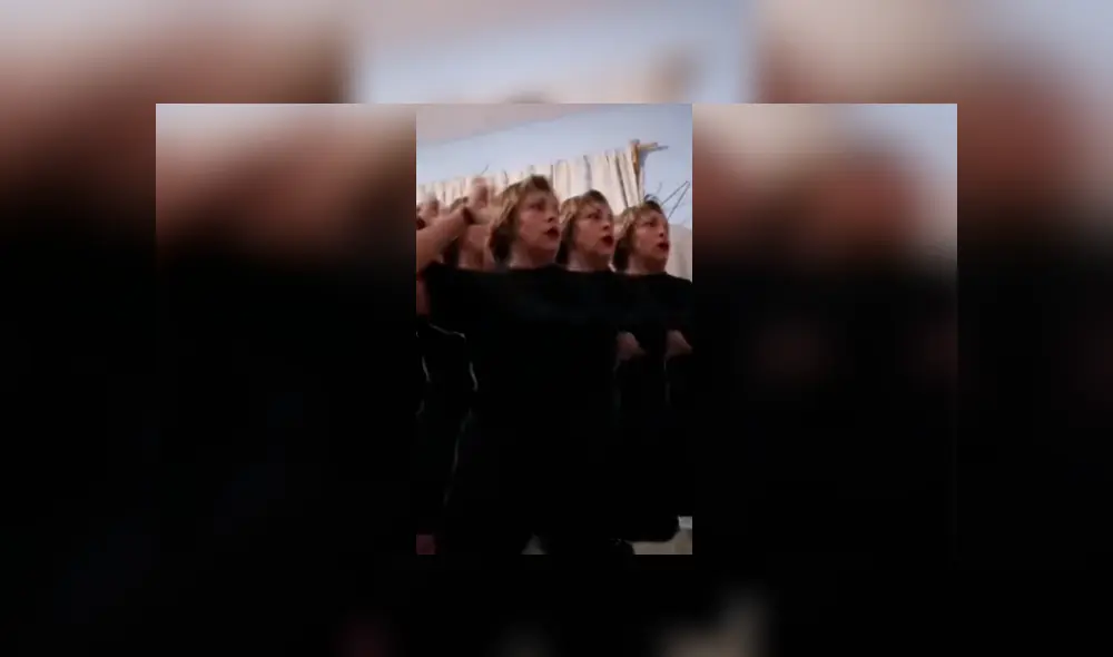 Desliza las imágenes para apreciar los divertidos pasos de baile que realizó una madre para copiar a Jennifer Lopez. Desliza las imágenes para apreciar los divertidos pasos de baile que realizó una madre para copiar a Jennifer Lopez.