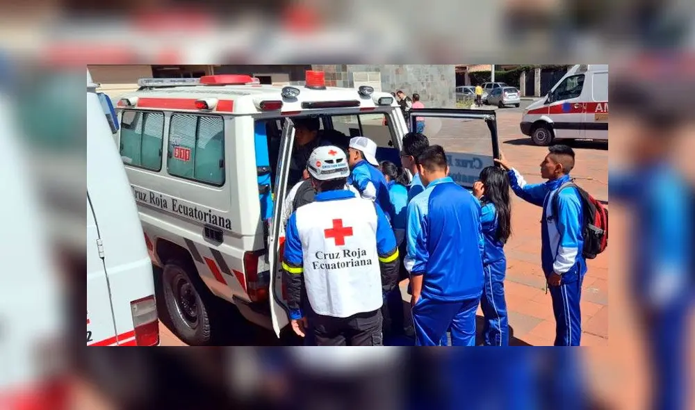 A una ambulancia de la organización le lanzaron varios objetos. Foto: Referencial