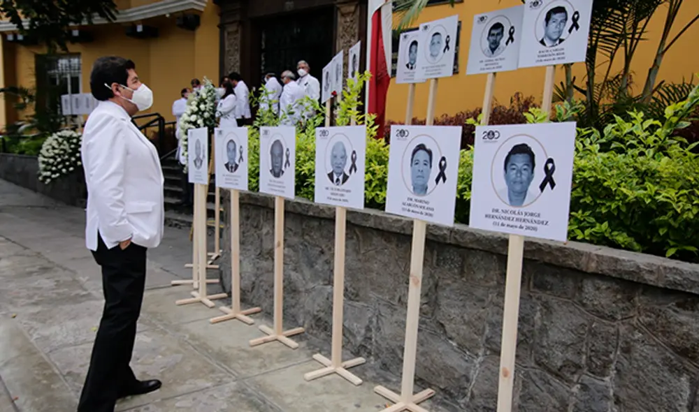 Médicos fallecidos luchando contra el COVID-19 / Fotos: John Reyes Médicos fallecidos luchando contra el COVID-19 / Fotos: John Reyes