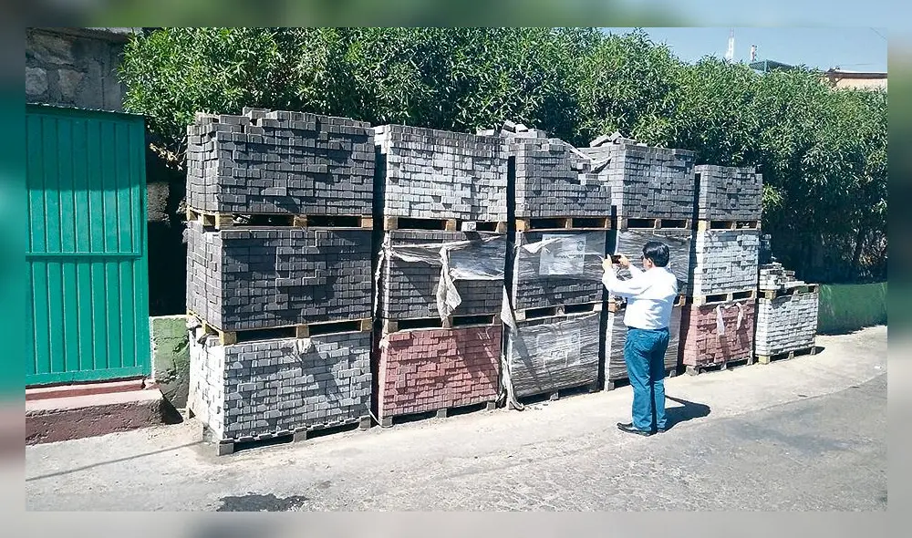 Regidor constató material. Regidor constató material.