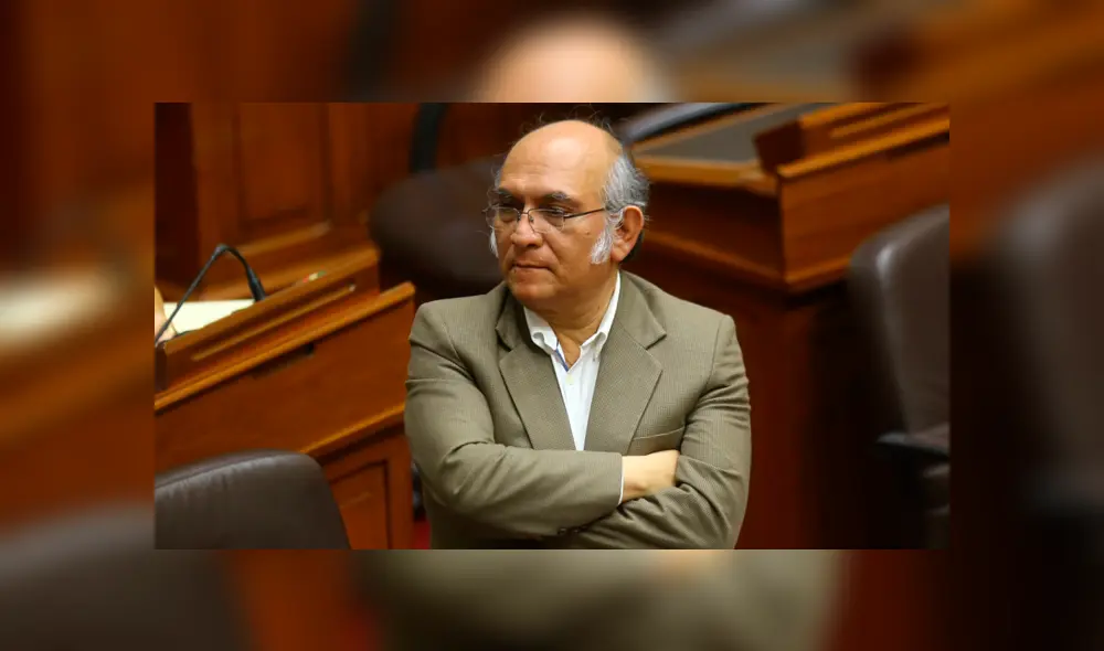 Congresista Julio Rosas pide no permitir aborto a niña de 13 años violada Congresista Julio Rosas pide no permitir aborto a niña de 13 años violada