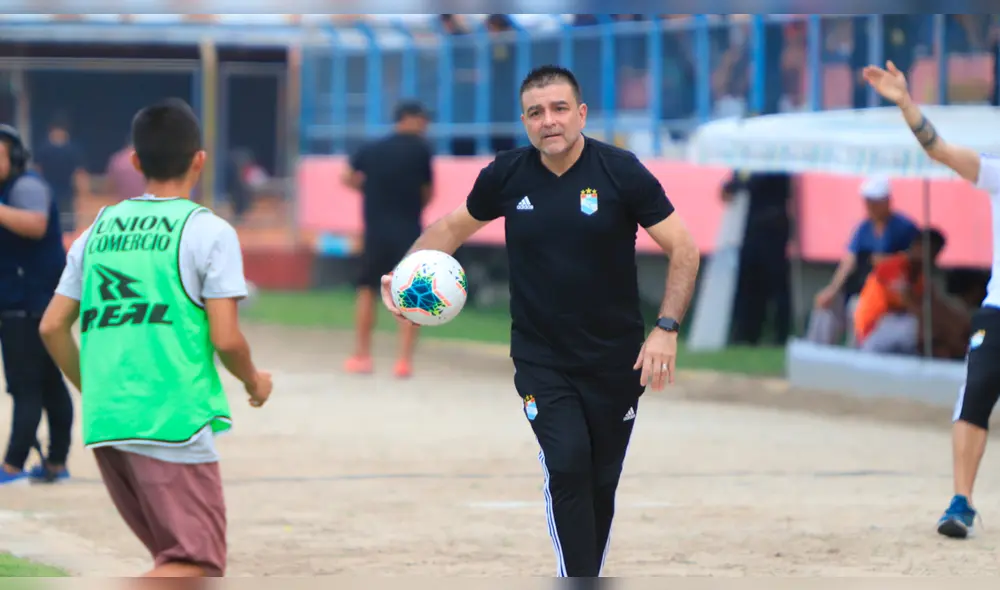 Sporting Cristal: Salida de Claudio Vivas se debió a un cortocircuito post derrota ante Alianza Lima. Sporting Cristal: Salida de Claudio Vivas se debió a un cortocircuito post derrota ante Alianza Lima.
