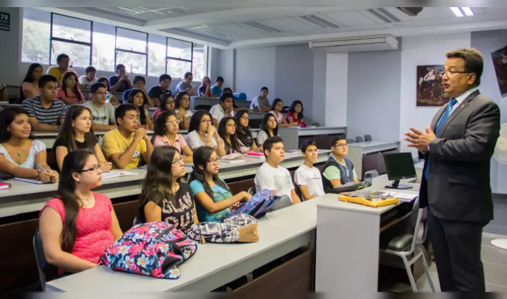 Pronabec ofrece dos mil becas para jóvenes universitarios