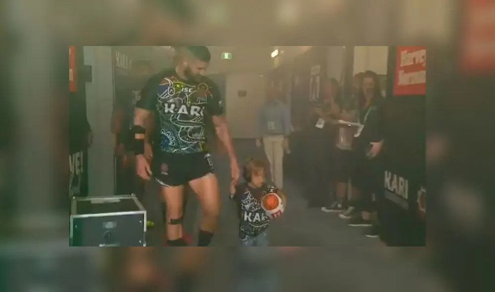 Salida de Quaden Bayles al campo de juego. Foto: Captura Salida de Quaden Bayles al campo de juego. Foto: Captura