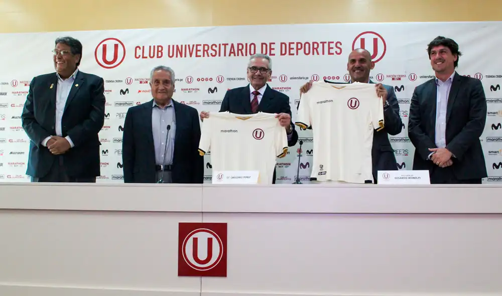 Facebook: Confunden al nuevo técnico de Universitario Gregorio Pérez con Gregorio Santos Facebook: Confunden al nuevo técnico de Universitario Gregorio Pérez con Gregorio Santos
