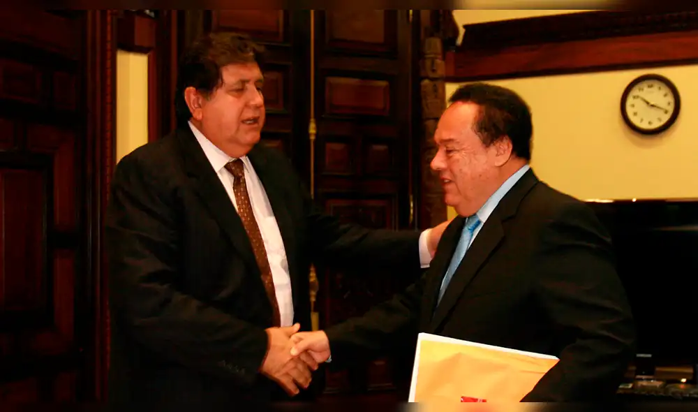 Dictan 18 meses de impedimento de salida del país para Luis Alva Castro