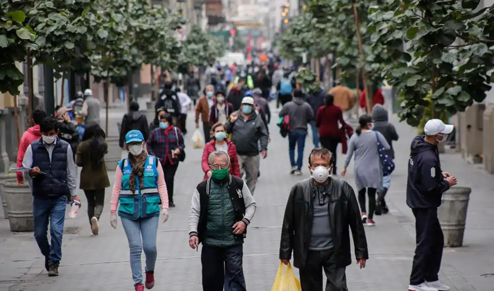 Los peruanos simpatizantes del centro han disminuido de un 42% a 36%. Foto: Antonio Melgarejo/La República Los peruanos simpatizantes del centro han disminuido de un 42% a 36%. Foto: Antonio Melgarejo/La República