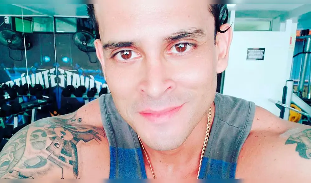 La cantante de Alma Bella sorprendió al cumbiambero con una tierna muestra de amor