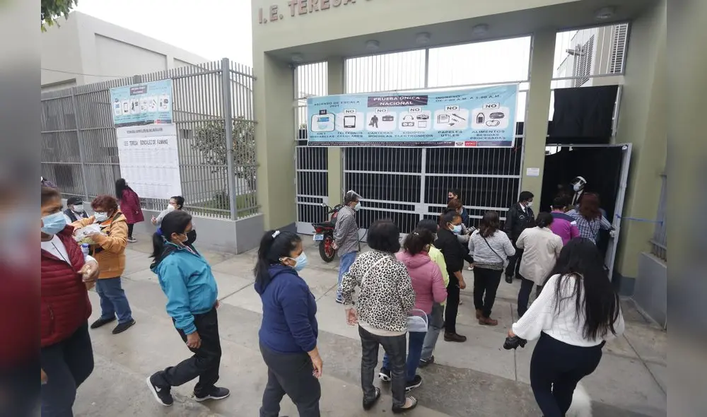 El Minedu exhotó a los docente a verificar su centro de evaluación con anticipación y calcular la distancia y el tiempo para llegar dentro de la hora de ingreso.Foto: Carlos Contreras Merino.