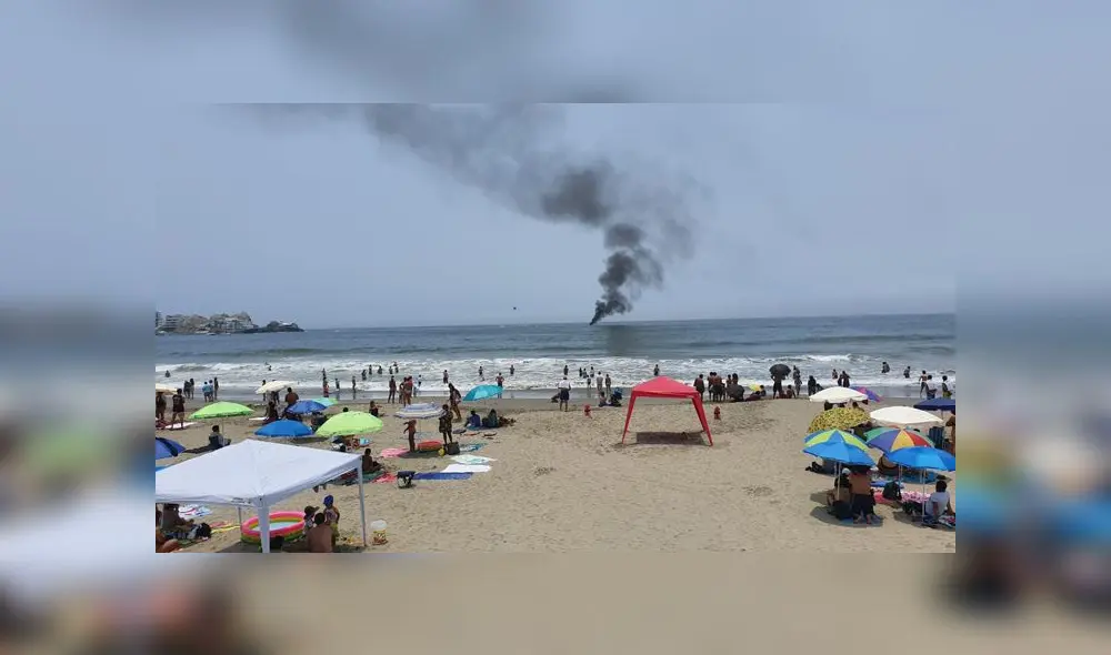 Se registra incendio de un yate en balneario Santa María [VIDEO]