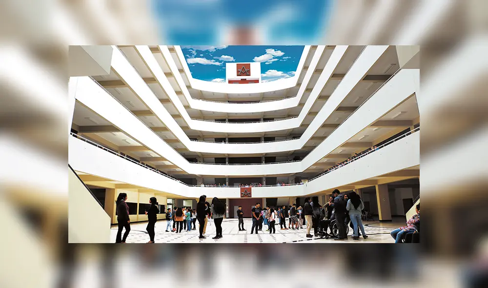 Denegada. La universidad Las Américas tiene 5.147 alumnos en 16 programas. Cuenta con un solo local en Lima. Denegada. La universidad Las Américas tiene 5.147 alumnos en 16 programas. Cuenta con un solo local en Lima.