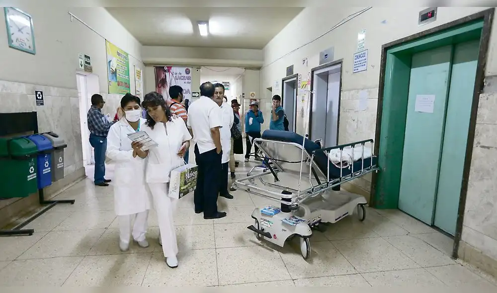 DEFENSORIA DEL PUEBLO INSPECCIONA HOSPITAL HONORIO DELGADO, EL AREA DE CIRUGIA 