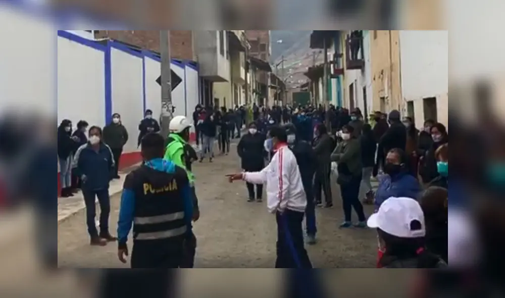 Batalla campal se desató entre familiares de difunta y policías. Batalla campal se desató entre familiares de difunta y policías.