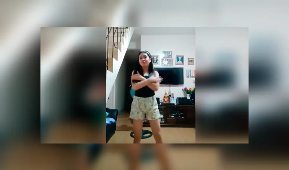 Desliza hacia la izquierda para ver el momento en que aparece el furioso gato. Imágenes del video viral de YouTube.