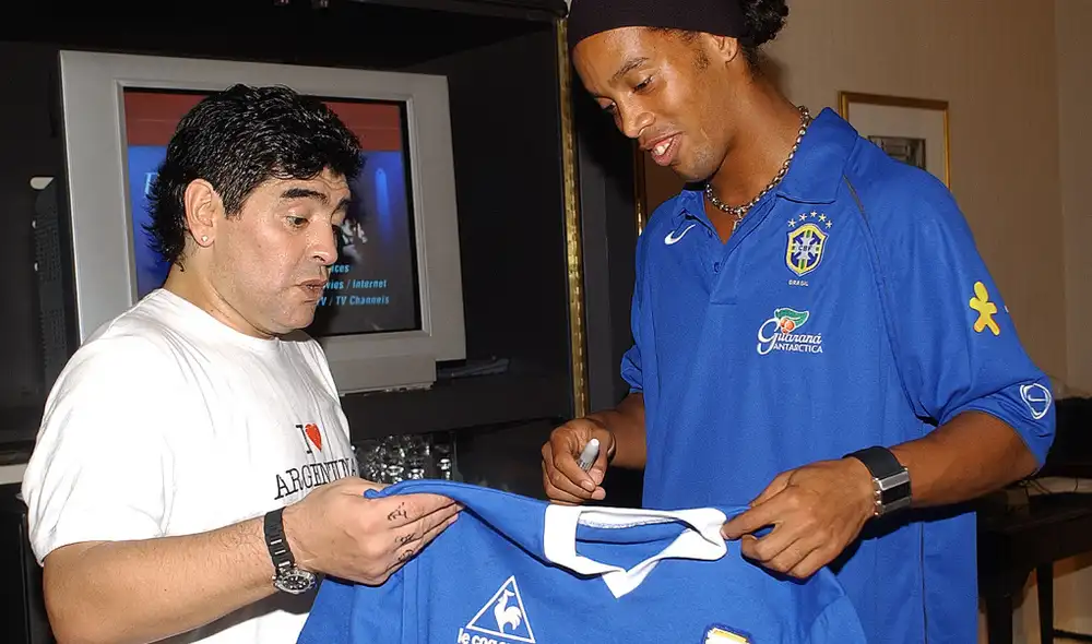 Maradona y Ronaldinho mantienen una gran amistad. (Créditos: AFP) Maradona y Ronaldinho mantienen una gran amistad. (Créditos: AFP)