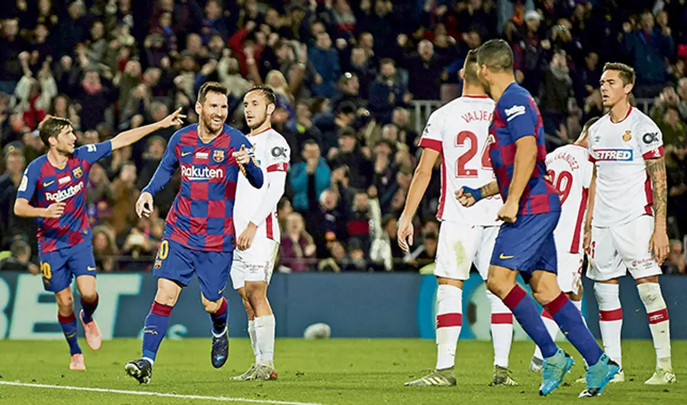 Feliz. El argentino volvió a ser pieza clave en el once de Barcelona en el Camp Nou.