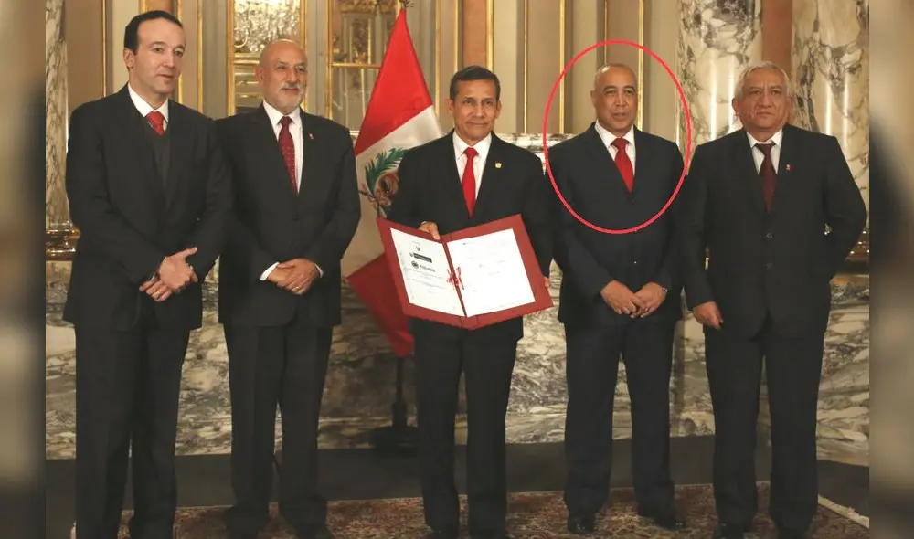 Odebrecht. Firma del contrato de concesión del Gasoducto. Rodney Carvallo, gerente del consorcio, posa junto al expresidente Ollanta Humala. Foto: La República.