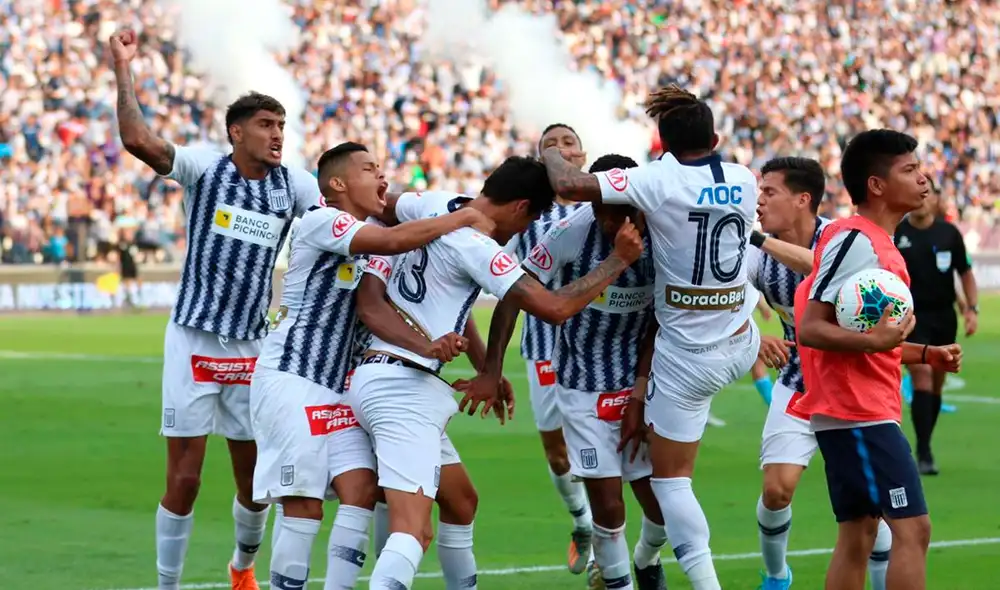 Aldair Fuentes puso 1-0 en la primera semifinal de la Liga 1 entre Alianza Lima y Sporting Cristal. | Foto: @Liga1Movistar