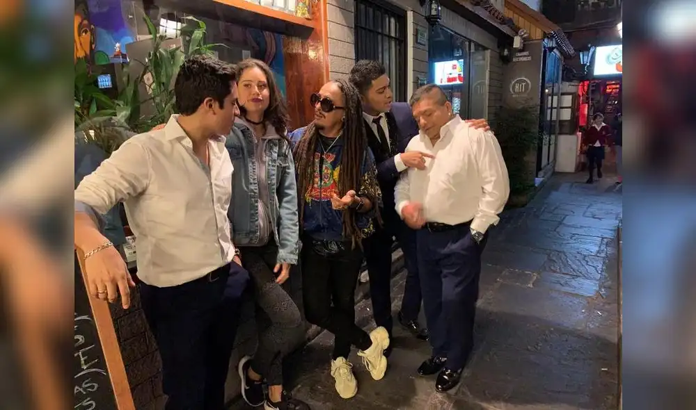 Escena del video 'Sedúcela'. Escena del video 'Sedúcela'.