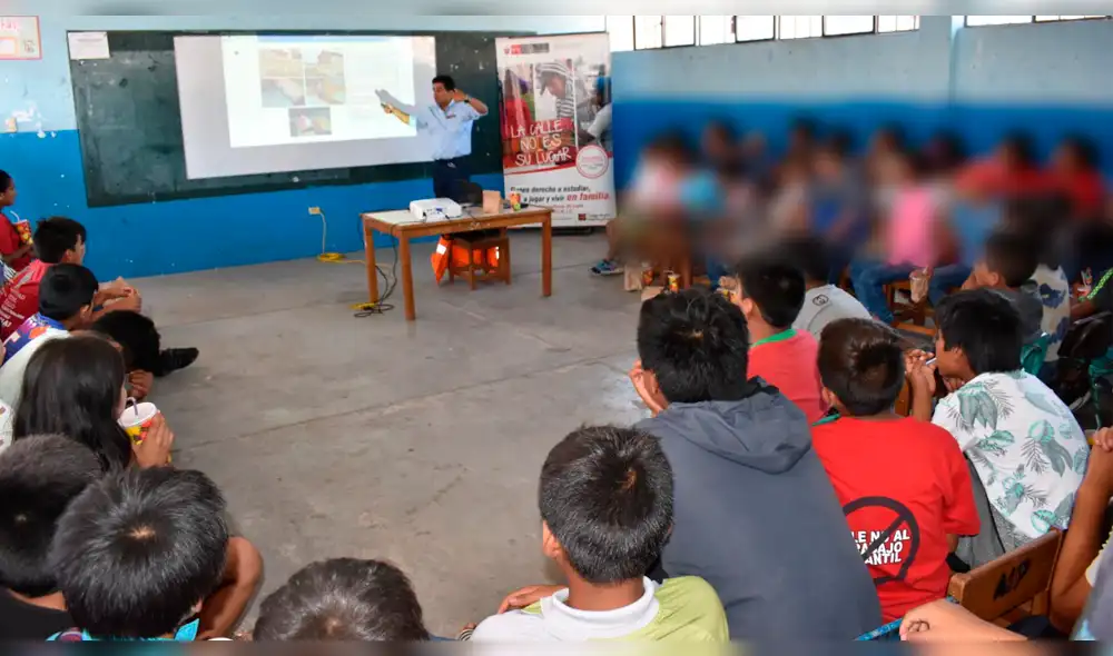 Niños y niñas de la calle llevarán información a sus hogares para estar prevenidos. Niños y niñas de la calle llevarán información a sus hogares para estar prevenidos.
