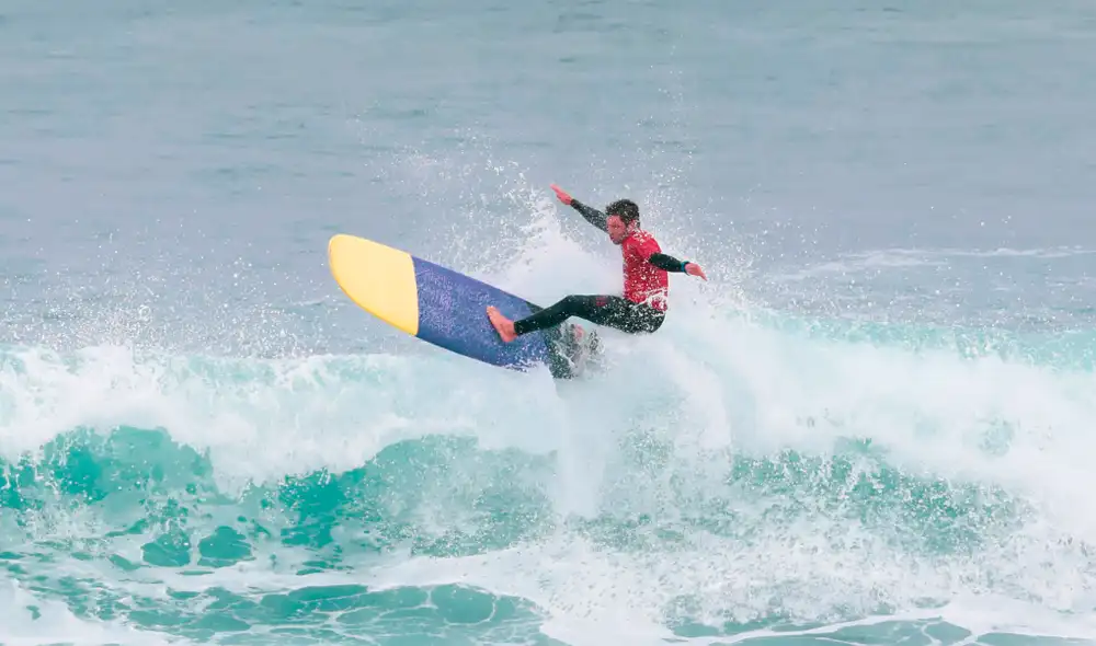 El surfista peruano obtuvo la medalla de oro en surf modalidad Longboard Masculino en los Juegos Panamericanos 2019.