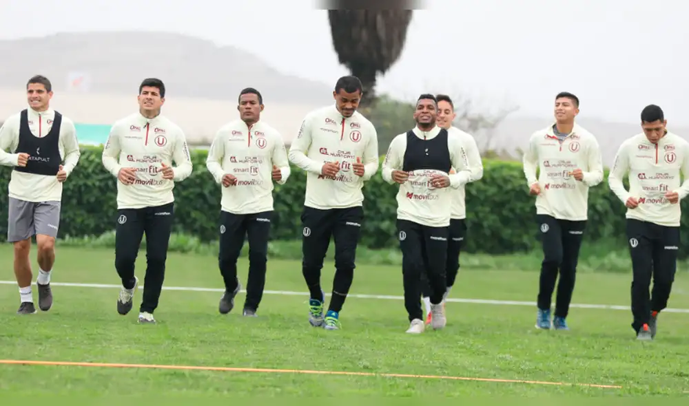 Universitario vs. Cerro Largo EN VIVO por la Noche Crema 2020.