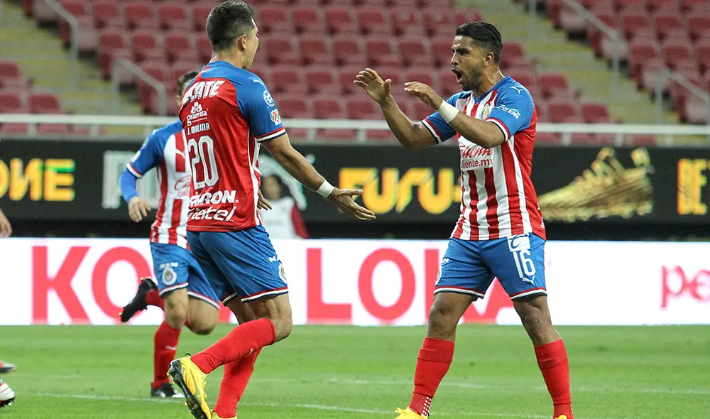 Molina y Ponce a favor de Chivas en el partido contra Monterrey. Foto: AFP. Molina y Ponce a favor de Chivas en el partido contra Monterrey. Foto: AFP.