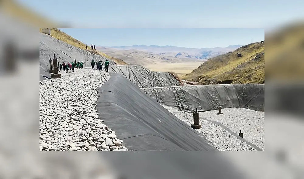 Puno: municipio de San Román resuelve problemas para usar celdas para la basura Puno: municipio de San Román resuelve problemas para usar celdas para la basura