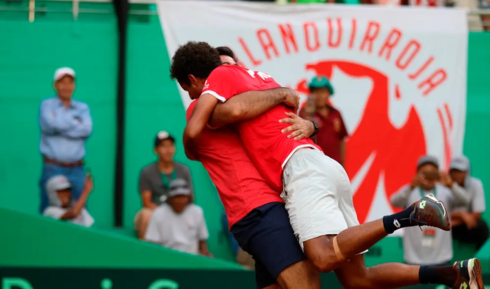 Juan Pablo Varillas sumó su segunda victoria en la serie luego de su triunfo en el duelo inaugural ante Ehrat. Foto: @FEDTENISPERU.