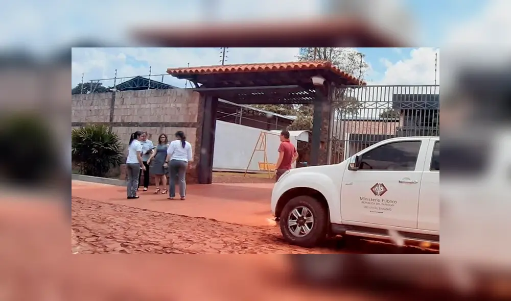 La mujer denunció a su esposo por violar a su menor hijo, y entre lágrimas, confesó que había sido obligada a participar en tríos. La mujer denunció a su esposo por violar a su menor hijo, y entre lágrimas, confesó que había sido obligada a participar en tríos.