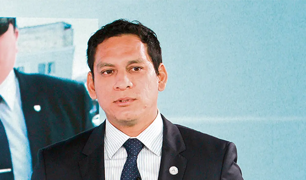 En bloque. Mesías Guevara (AP), Luis Valdez (APP), Guillermo Aliaga (Somos Perú) y Zenaida Solís (Partido Morado). Sus bancadas apuntan a unirse para presidir Mesa Directiva del Congreso. Foto: Verónica Calderón