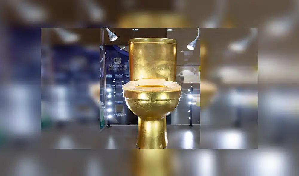 Retrete es a prueba de balas y está decorado con más de 40.000 diamantes. Se ofrece por cifra cercana a los $1.300.000 en una feria china. Retrete es a prueba de balas y está decorado con más de 40.000 diamantes. Se ofrece por cifra cercana a los $1.300.000 en una feria china.