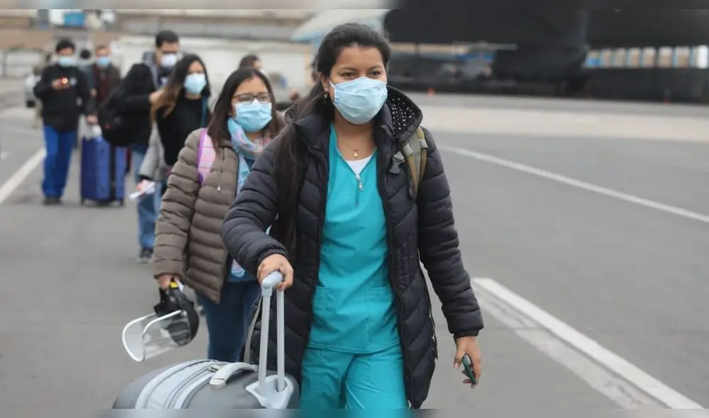 Jóvenes médicos y enfermeras llegan a Tacna para luchar contra la COVID-19 y salvar vidas. Foto: EsSalud Jóvenes médicos y enfermeras llegan a Tacna para luchar contra la COVID-19 y salvar vidas. Foto: EsSalud