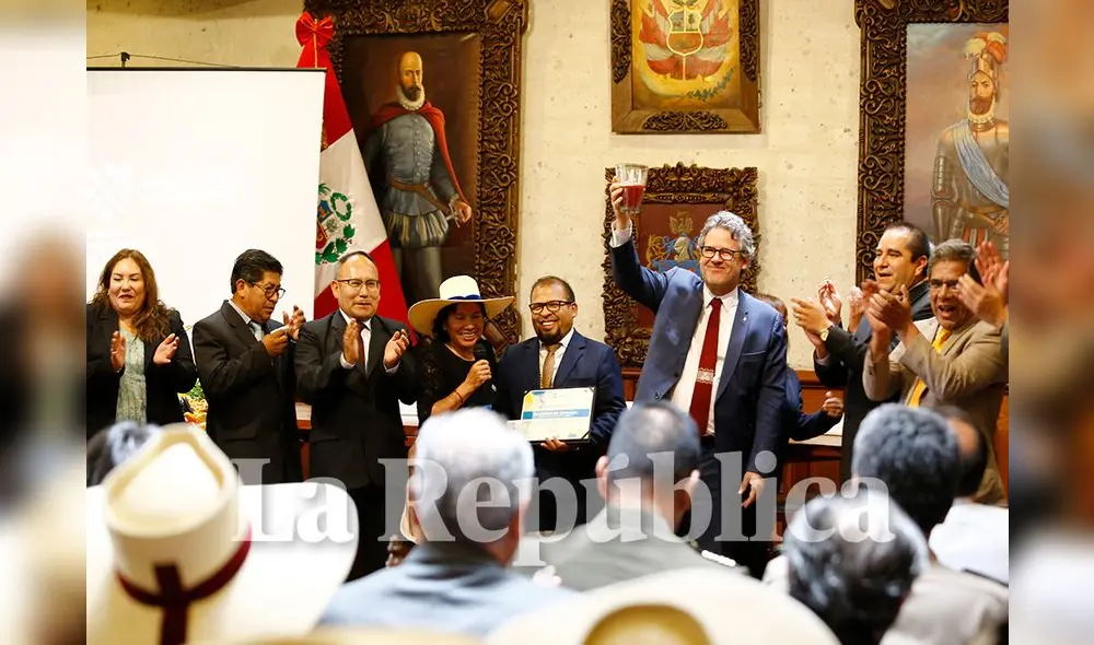 ENTREGA TITULO CIUDAD CREATIVA UNESCO ENTREGA TITULO CIUDAD CREATIVA UNESCO