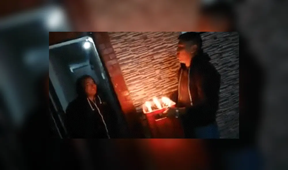 Facebook viral: Jóvenes sorprenden a su amigo con una caja de cerveza para cantarle ‘Happy Birthday’ 