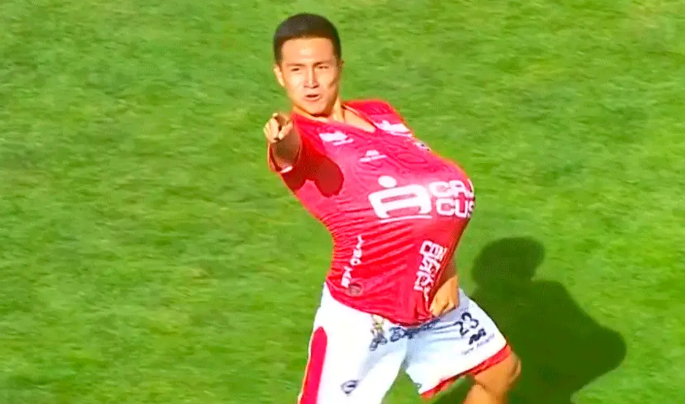 Rudy Palomino convirtió un golazo desde fuera del área y aumentó la ventaja de Cienciano sobre Santos FC. | Foto: Movistar Deportes