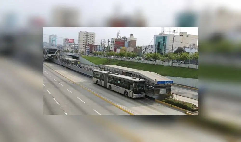 El aforo de pasajeros fue disminuido con el fin de evitar aglomeraciones. Foto: ATU
